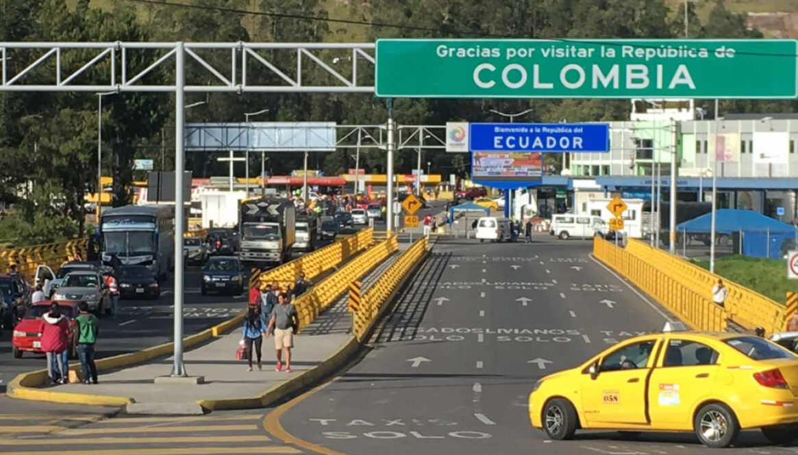 Border Crossing Ecuador / Colombia